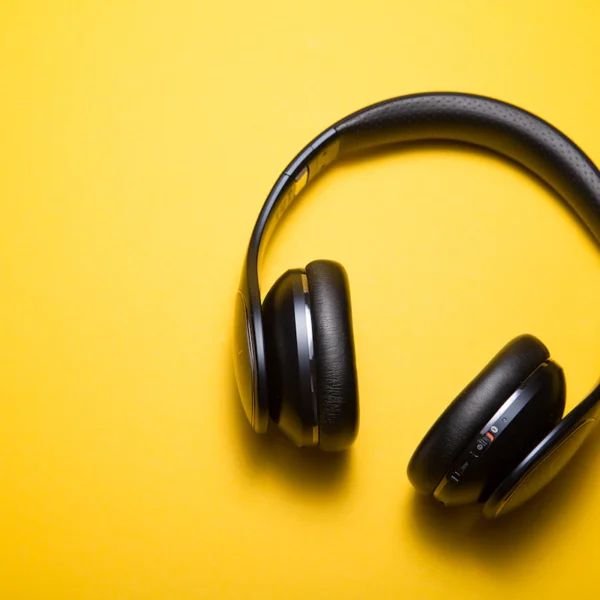 Wireless Noise-Canceling Headphones — Electronics at Ham Dealer